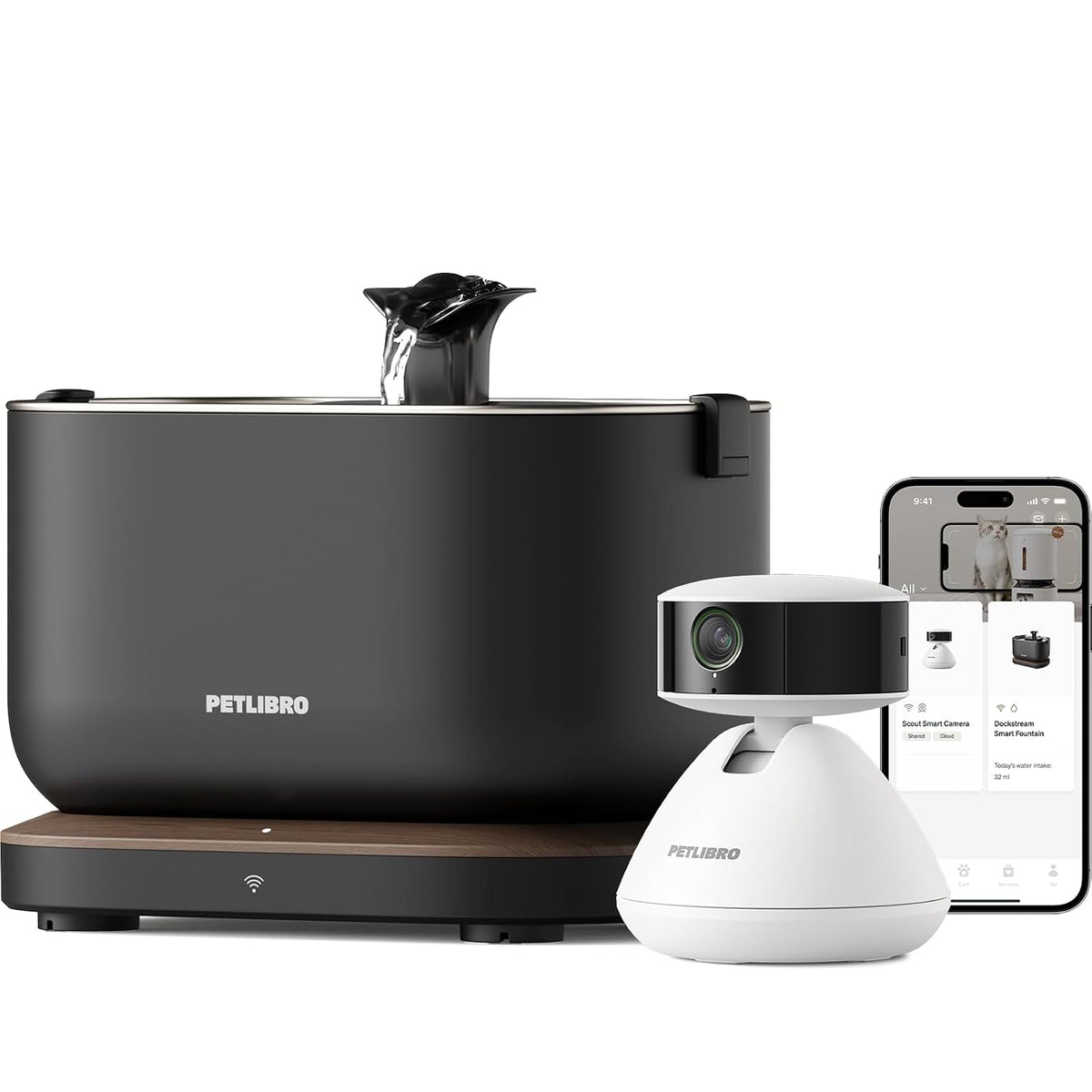 Indoor AI pet camera next to a 2.5 liter cat water fountain