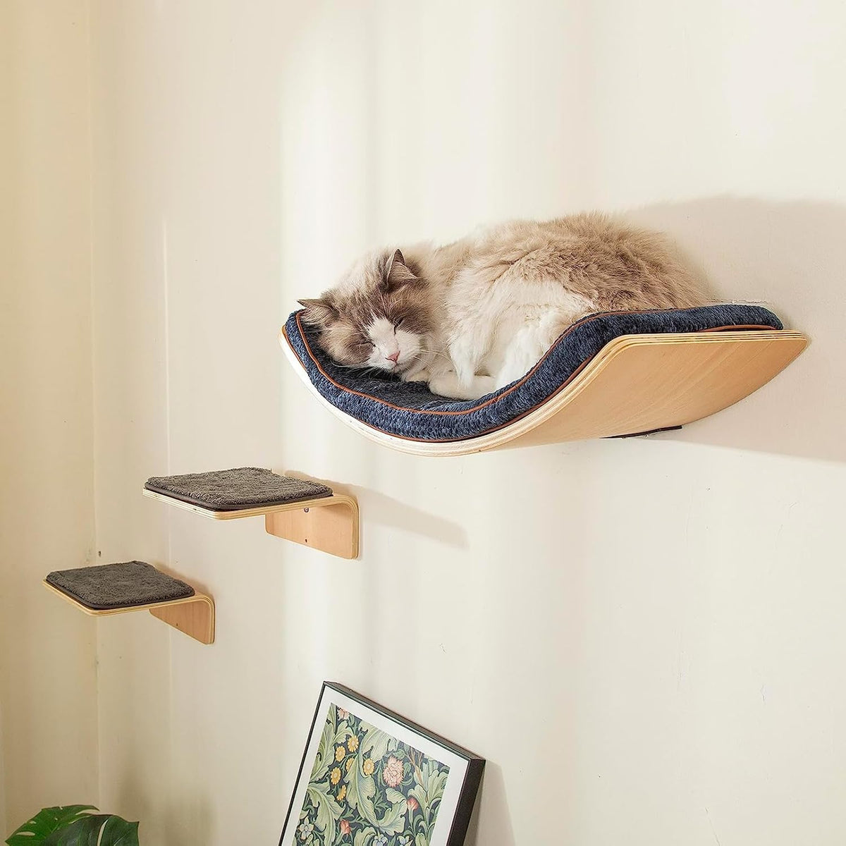 Wave-shaped wooden cat wall shelf with two steps mounted on a wall – view 2