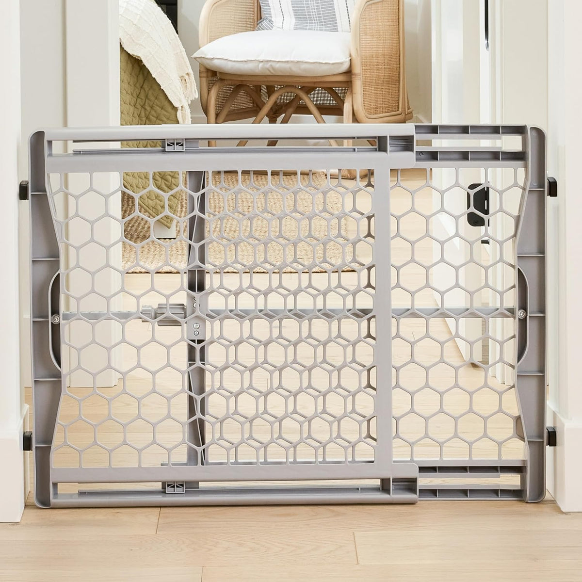 Wooden pressure mounted gate in a doorway – view 2